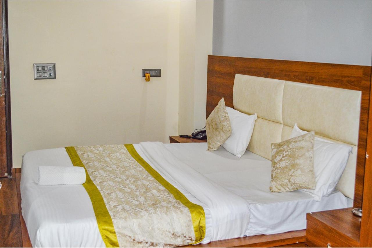 Fabhotel The Golf Inn Нойда Екстер'єр фото
