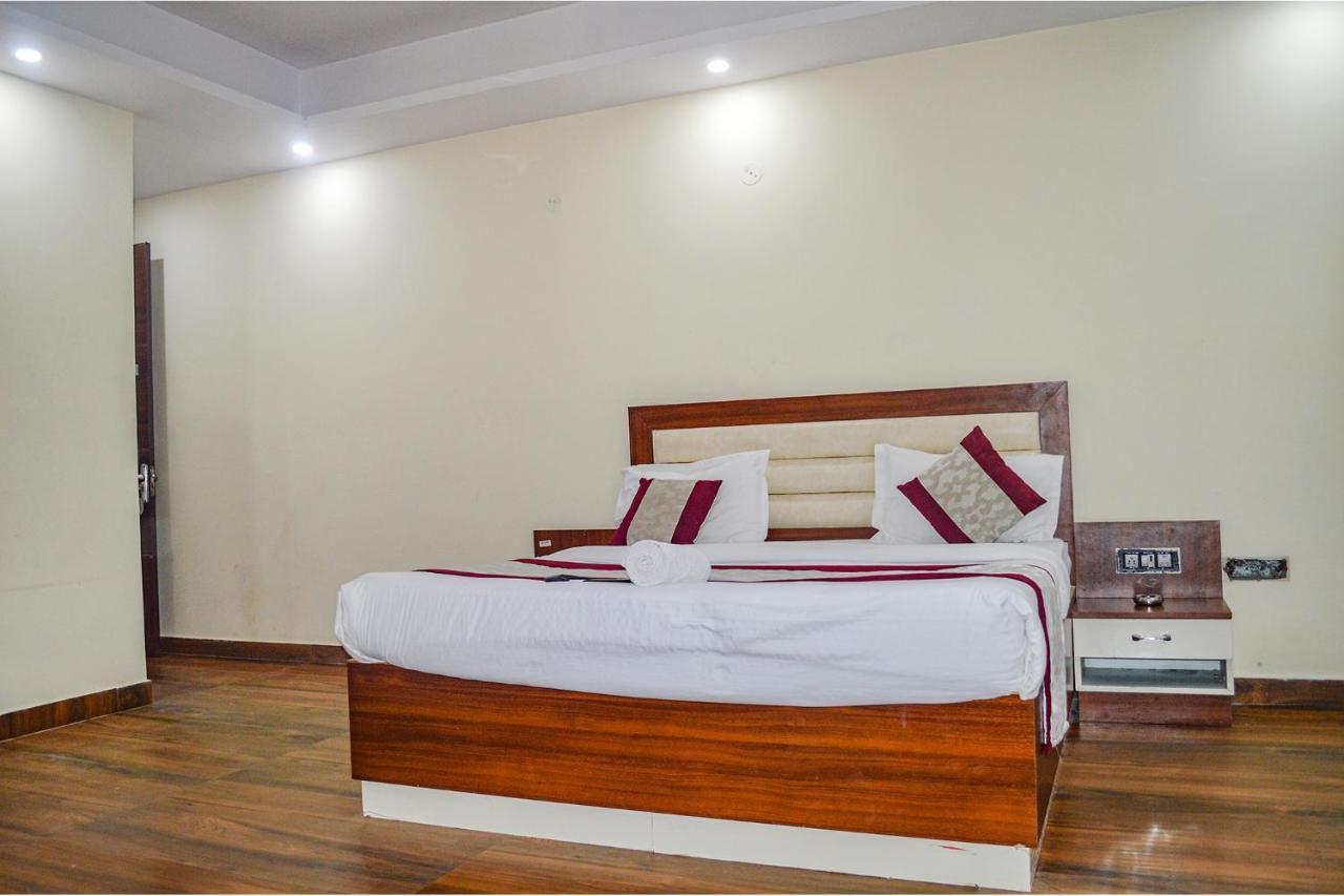 Fabhotel The Golf Inn Нойда Екстер'єр фото