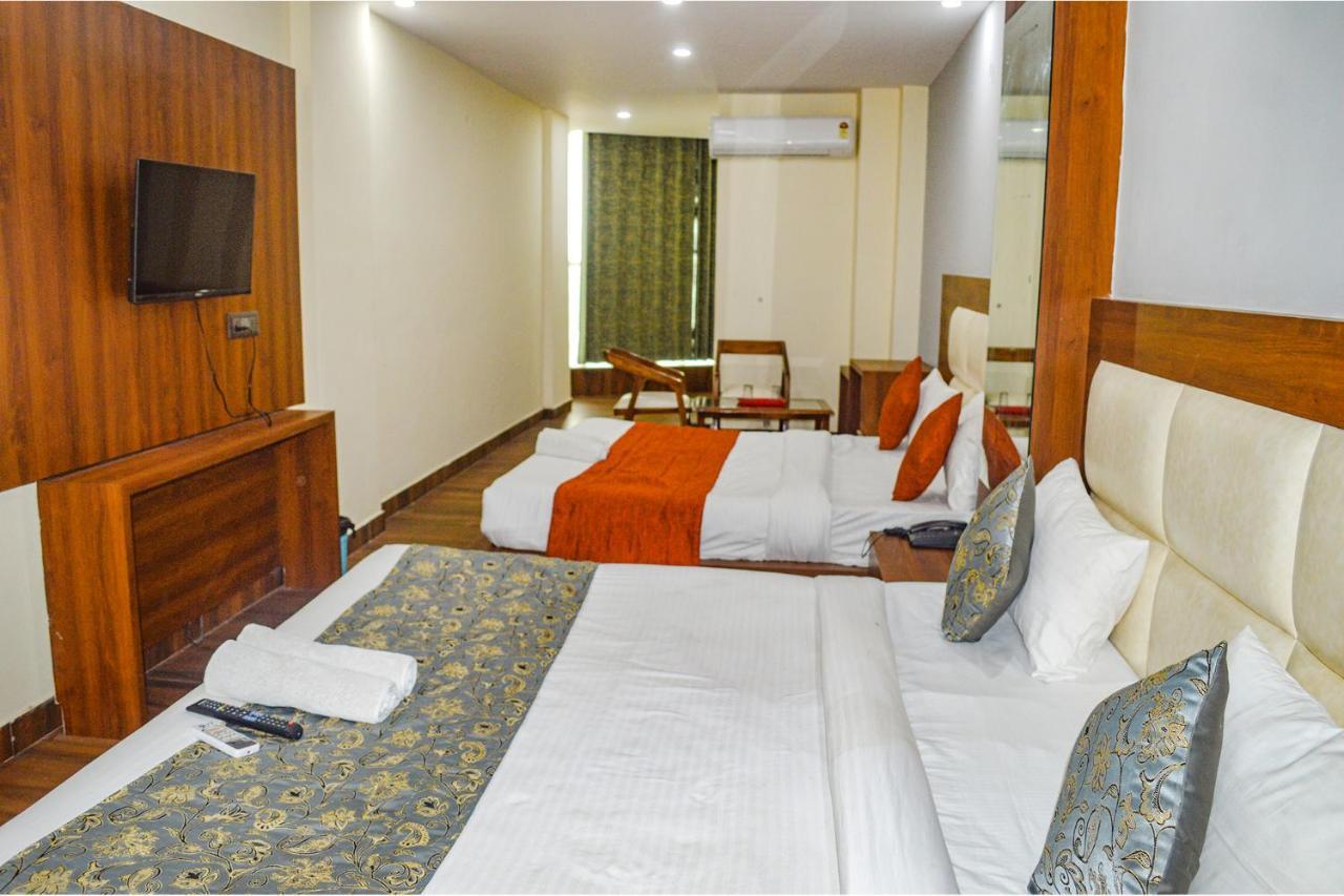 Fabhotel The Golf Inn Нойда Екстер'єр фото