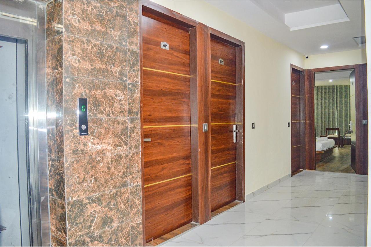 Fabhotel The Golf Inn Нойда Екстер'єр фото