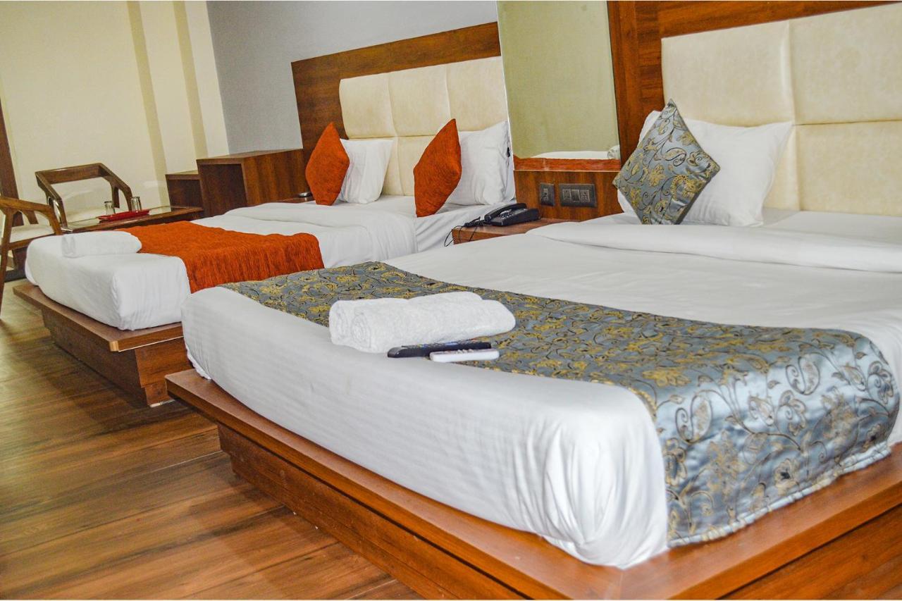 Fabhotel The Golf Inn Нойда Екстер'єр фото