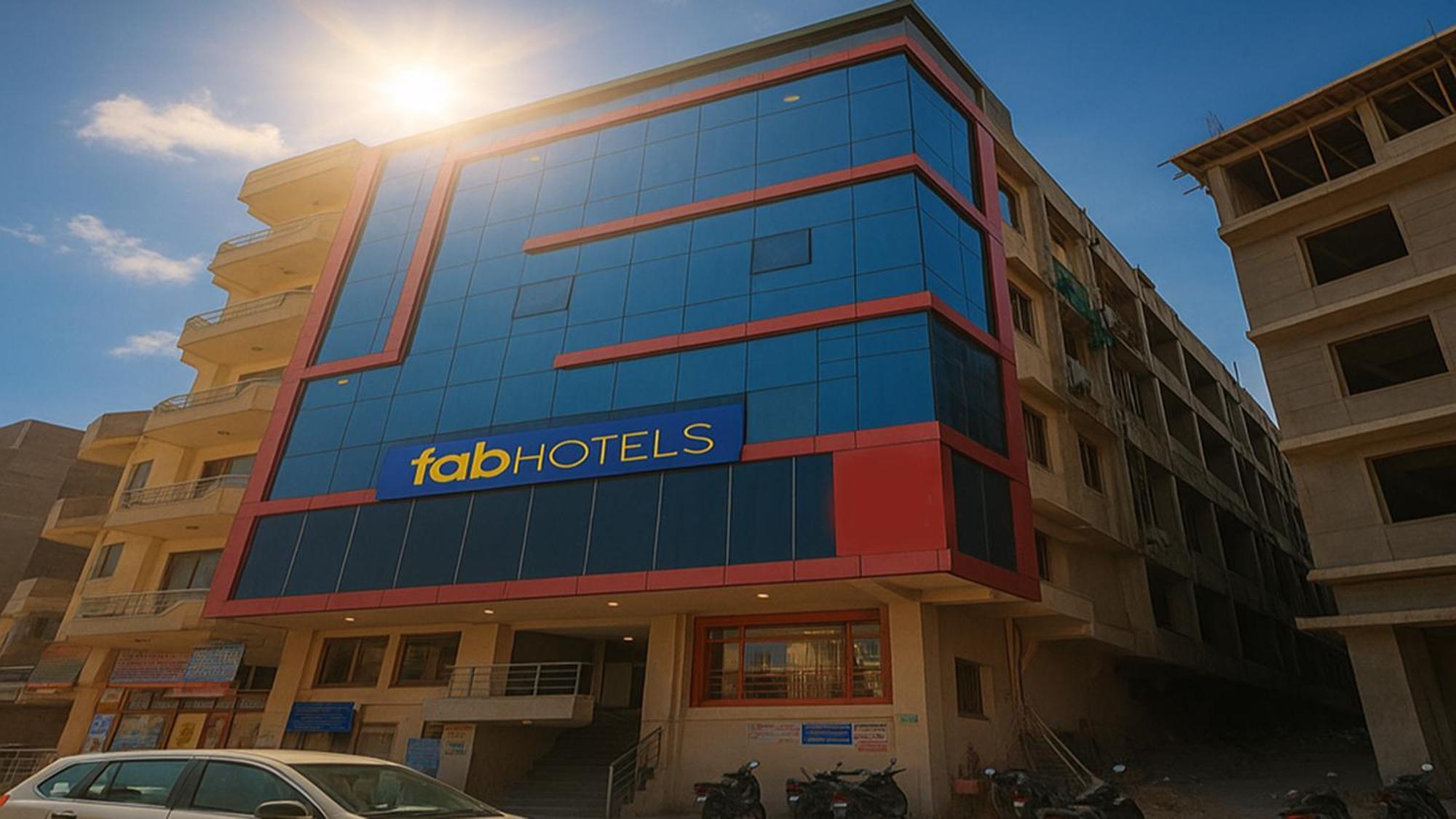 Fabhotel The Golf Inn Нойда Екстер'єр фото